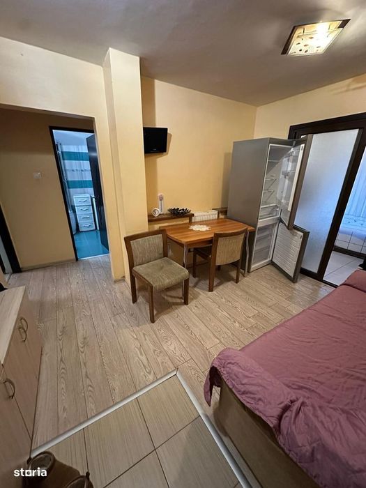 Apartament cu balcon/ 2 camere/  Zona Centrala /