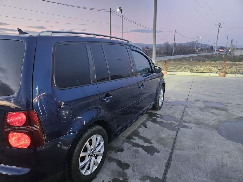 Vind touran propietar