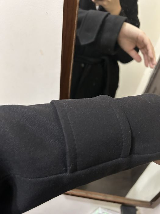 Черное демисезонное пальто