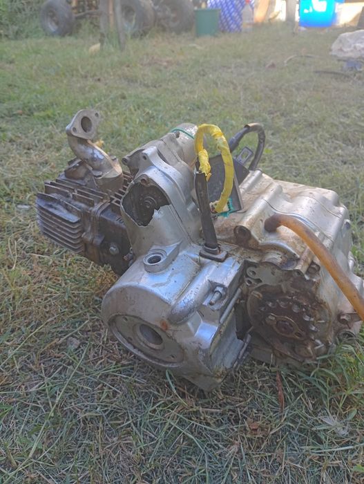 Vând motor 125cc