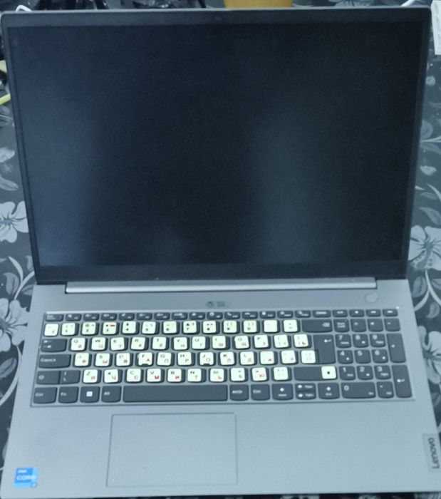 Lenovo noutbuk core i3