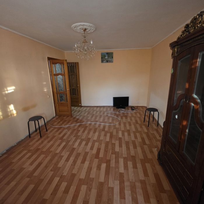 Сдам революция 3х комн свободна