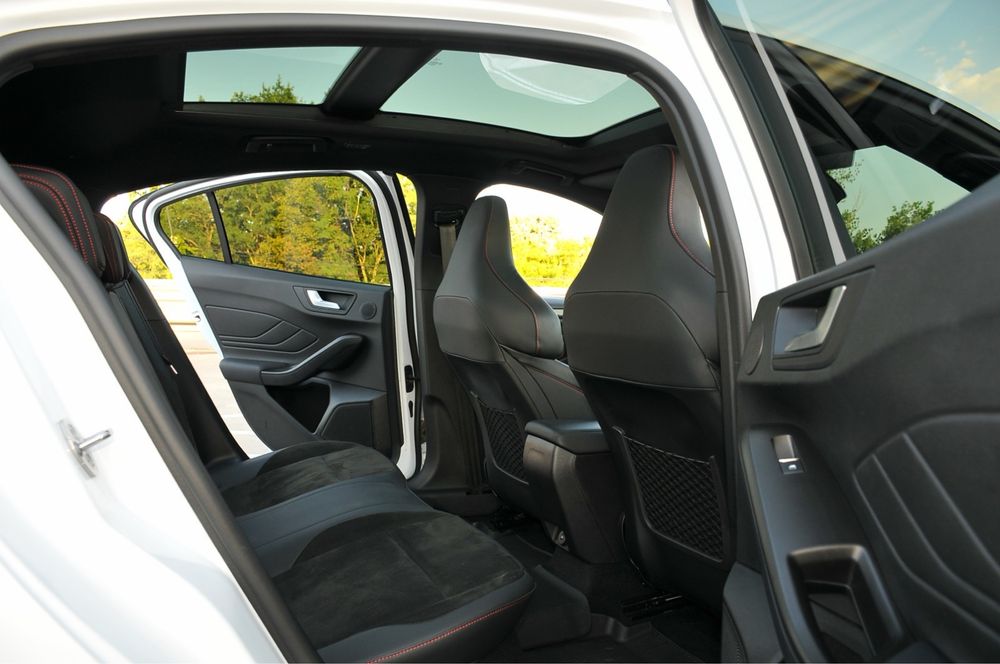 Ford Focus MCA 5 uși ST X 2.3 ecoboost 280 CP A7