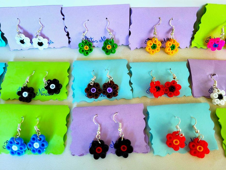 Cercei multicolori