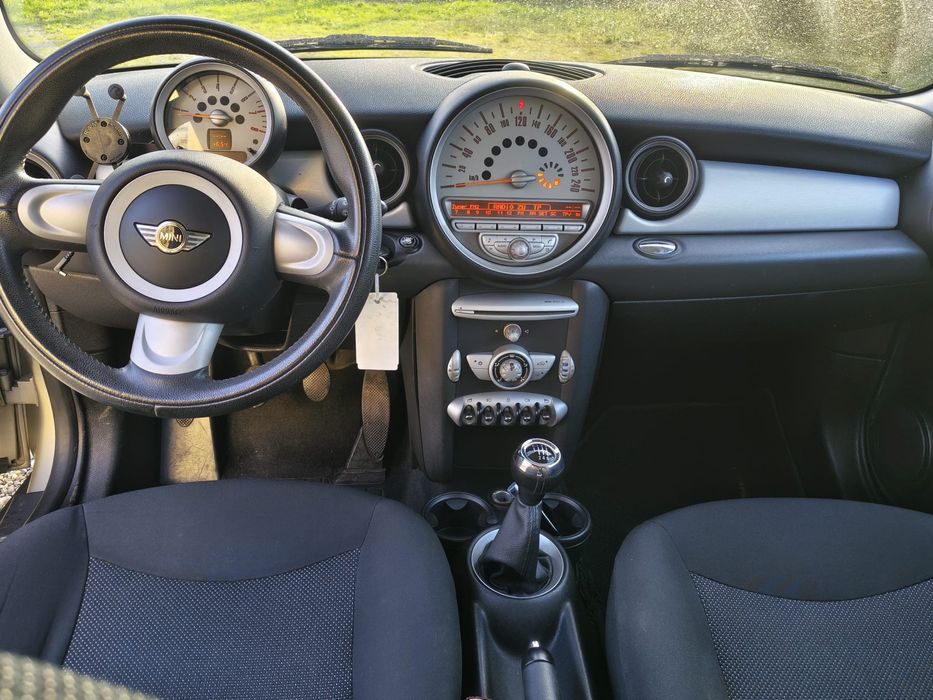 Se vinde mini cooper