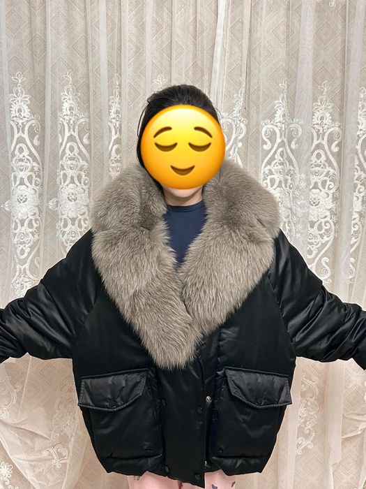 Продам куртку с воротником