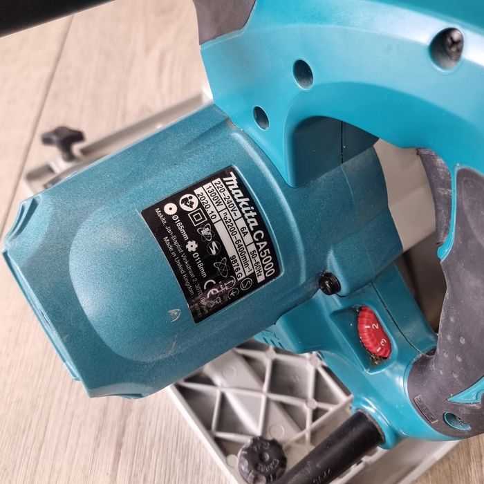 Amanet F28: Fierastrau circular Makita CA5000