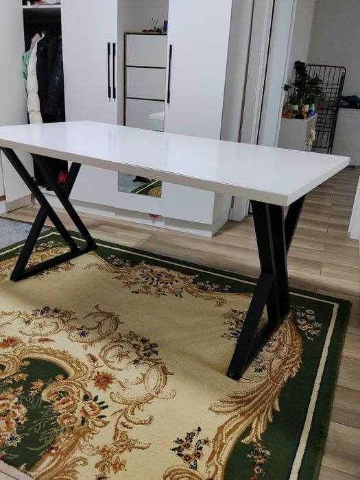Продам кухонный стол