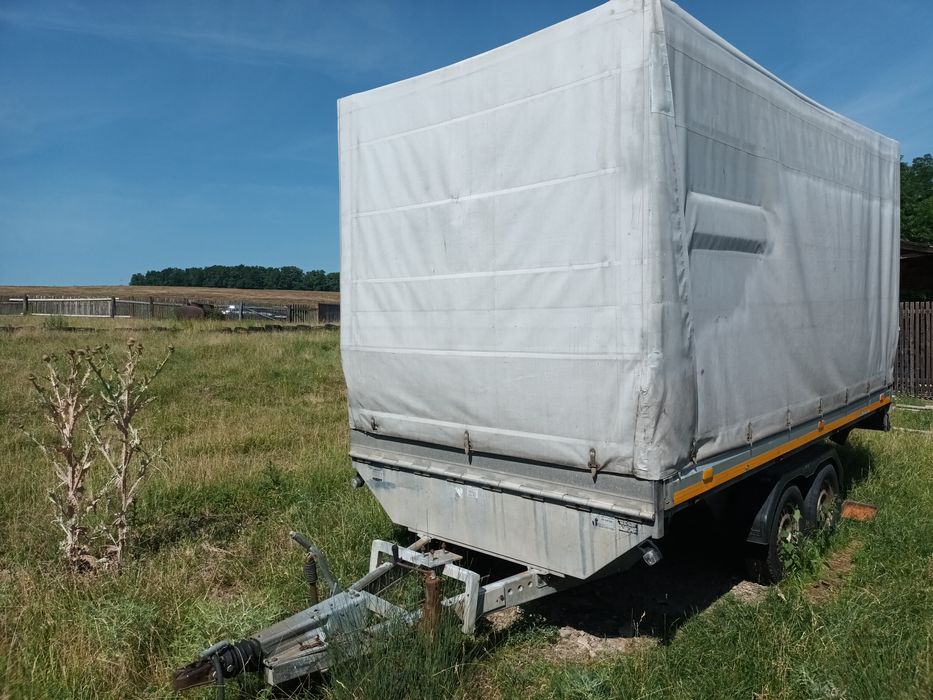Vând remorcă cu prelată 3,5 t Humbaur
