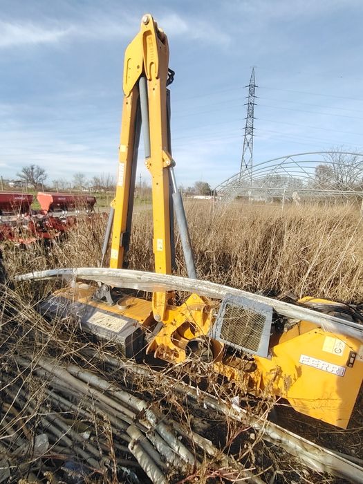 Freza profesionala cu brat hidraulic