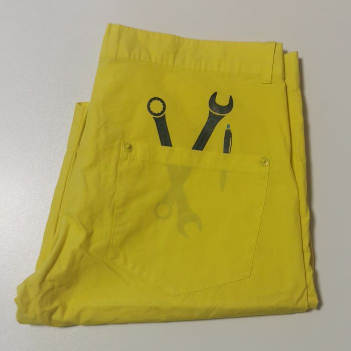 Къси панталони Aston Martin , Дънки True Religion