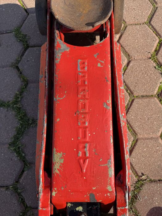 Швейцарски хидравличен крик BRADBURY