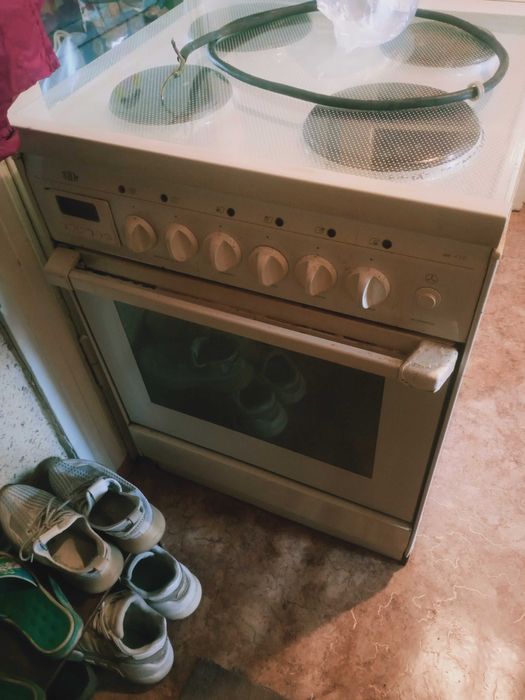 Кухонная плита в хорошем состоянии