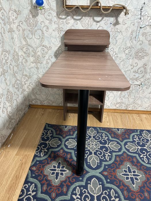 Маникюрный стол продам срочно