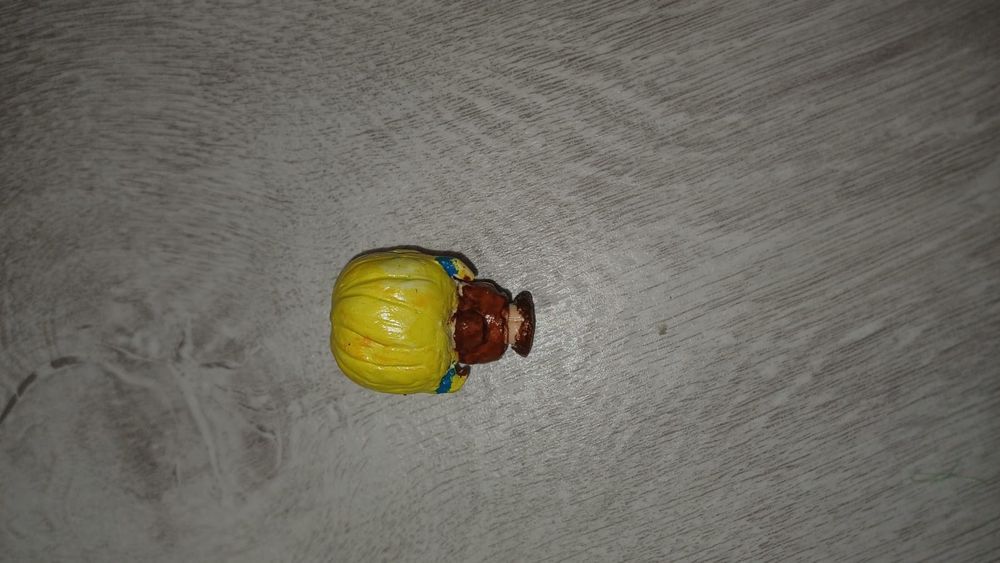 Холли киндер джой