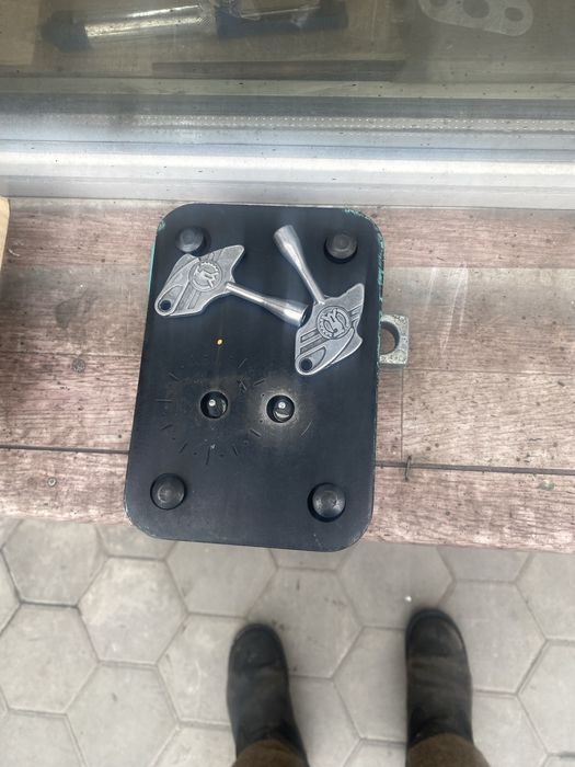 Замок гаражный кодовый, тиски маленькие