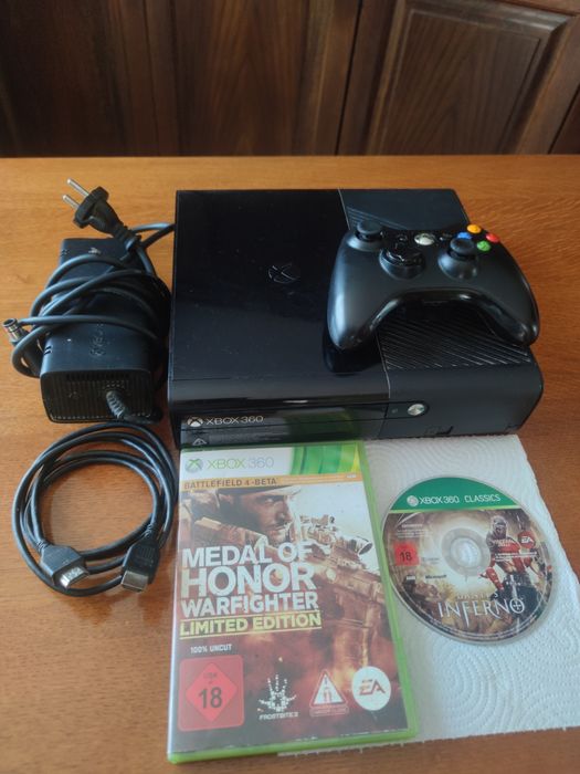 Consola Xbox 360 E