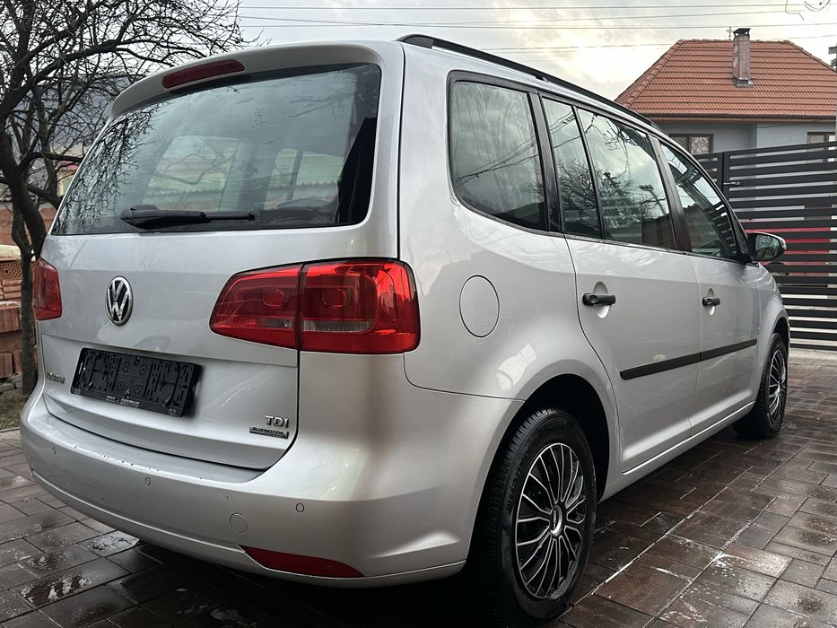 VW Touran 2011 1.6TDI / Rate doar cu buletinul / Avans Zero/ Garantie