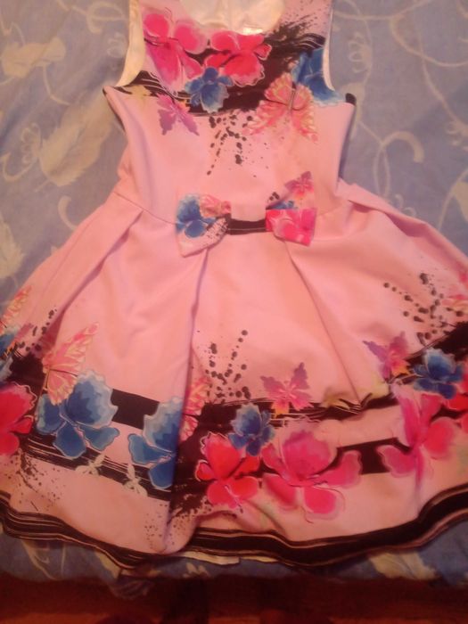 Здравейте продавам се рокличка.