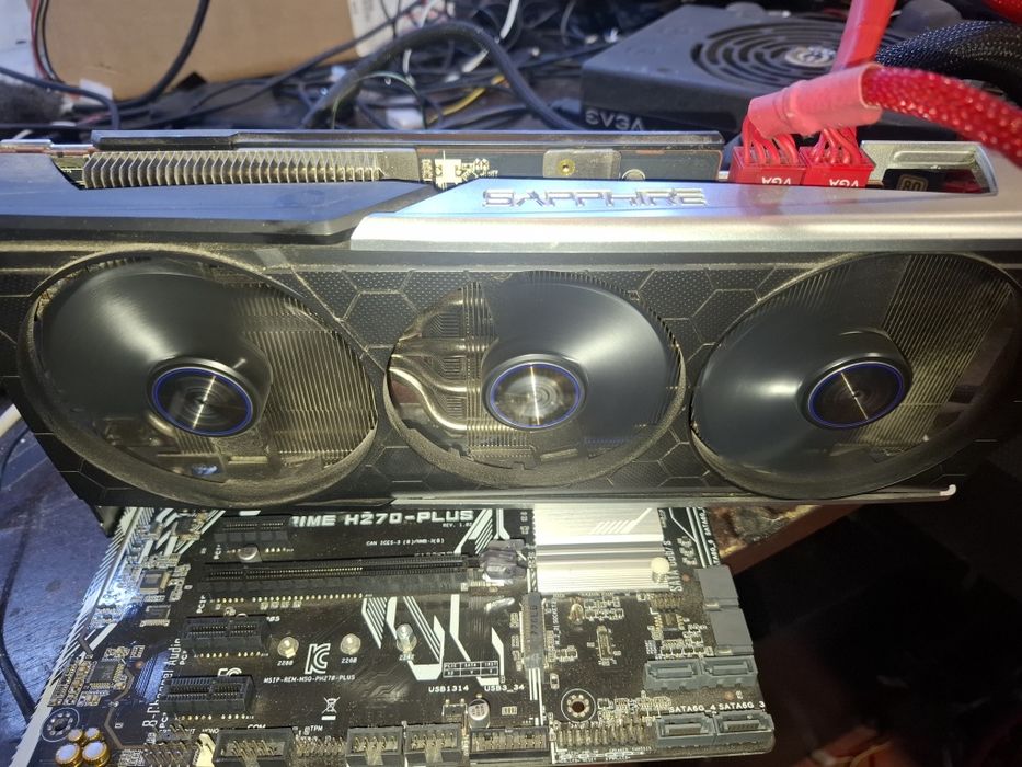 Sapphire Nitro+ RX 5700 XT - Видео карта  8 гб - като нова