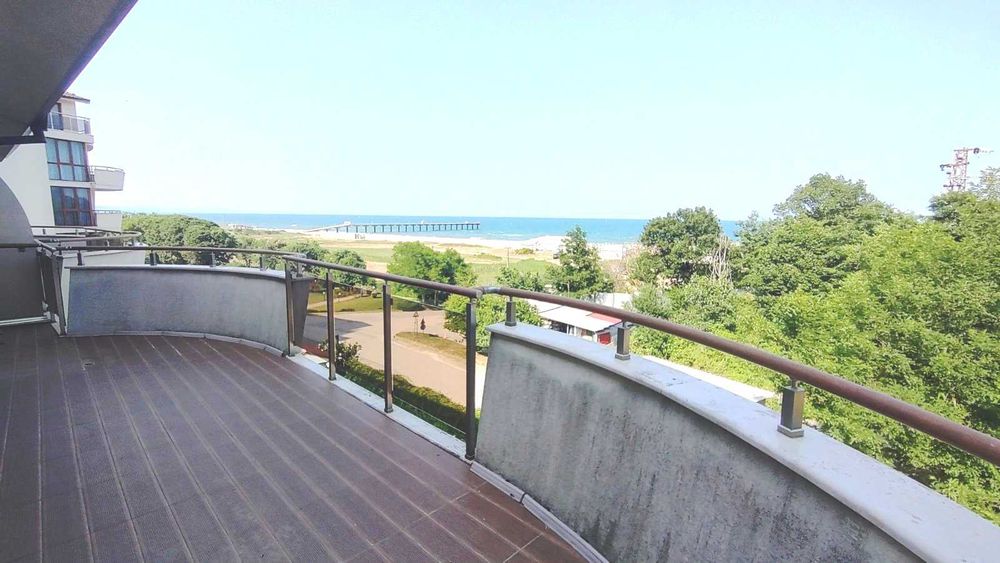 Море през прозореца!