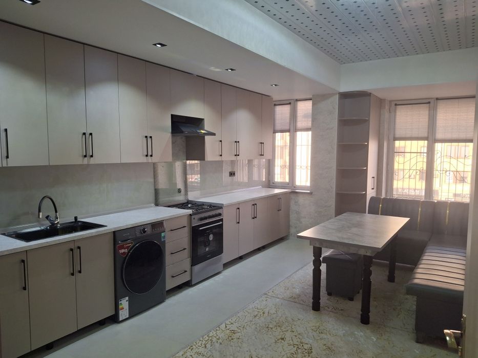 Сдаётся квартира на Крытом 80 кв