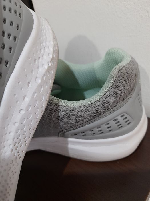Slanzenger, adidași fete, mărimea 38,5/39, în stare foarte bună.