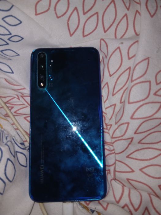 Huawei nova 5 t .