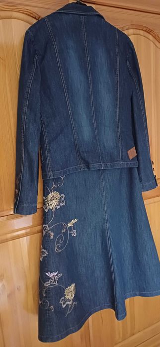 Уникален Костюм Луксозен Деним с Цветна Бродерия - САКО+ПОЛА Дълга!НОВ