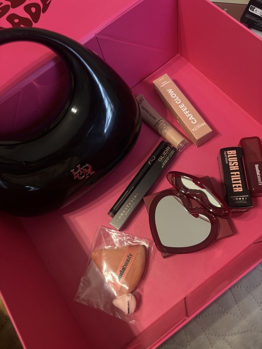 Huda beauty грим лот