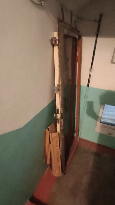 Входная дверь б/у