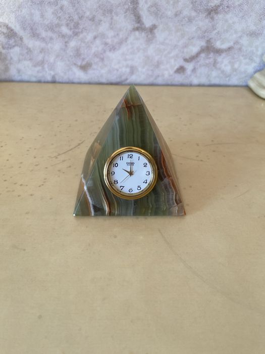 Часы настольные casio