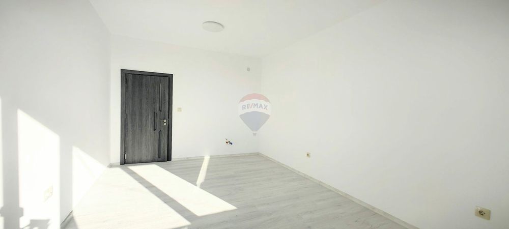 Продава се Тристаен апартамент в Варна, Младост 2 - 60 кв.м за 1189 €/кв.м - Снимка #2