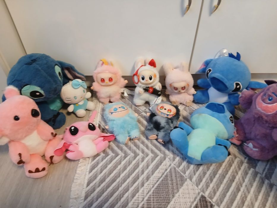 Стич и лабубу и др.