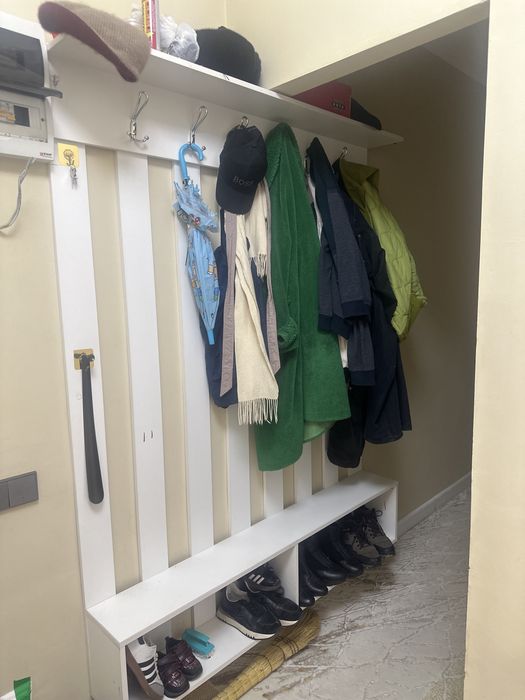 Продаю вешалку обувницу