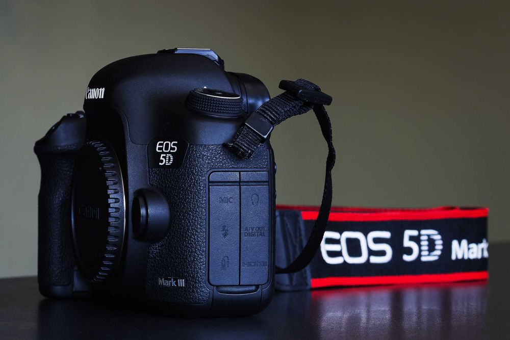 Canon 5D Mark III Body + SanDisk CF Extreme Pro 32GB + 16GB + ИК-пульт