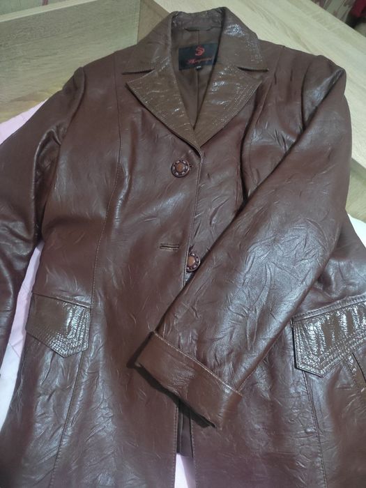 Кожаная женская куртка