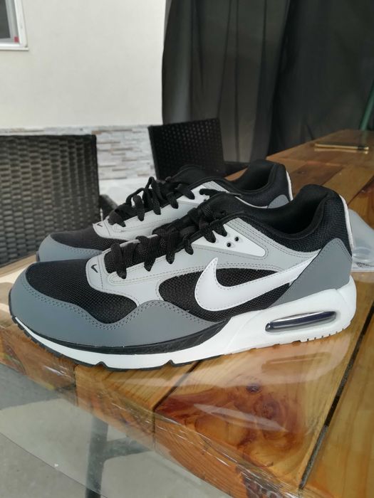 Маратонки Nike..