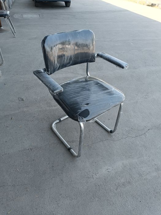 IshlB chiqaruvchidan silviya stul podlokotniklik