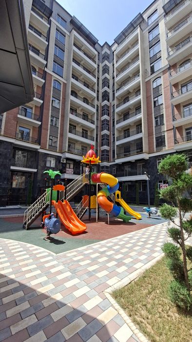Depo Mall Residence  Katta qani 4 etaj 70k 3 Srochna