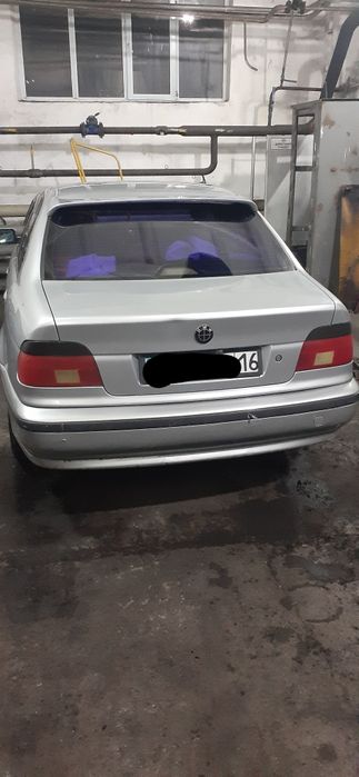 Автомобиль BMW E39 520