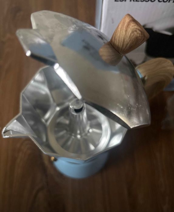 Кофеварка гейзерная из лютого алюминия