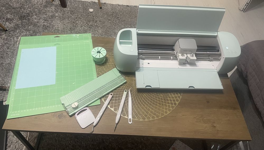 Режещ плотер Cricut explore 3