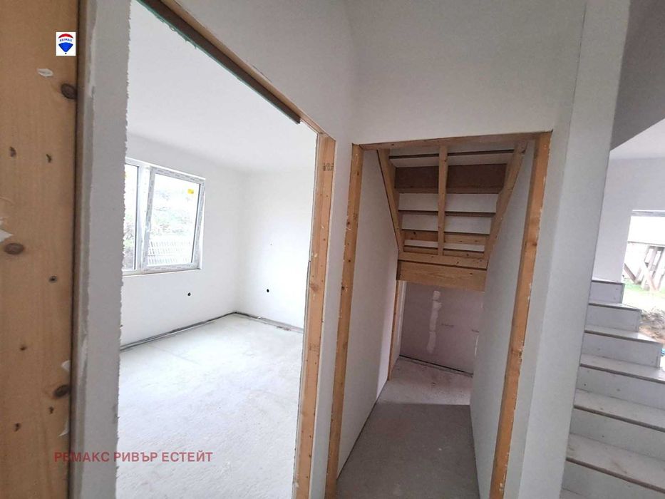 Продава се Къща в с. Басарбово, Област Русе - 161 кв.м за 1118 €/кв.м - Снимка #14