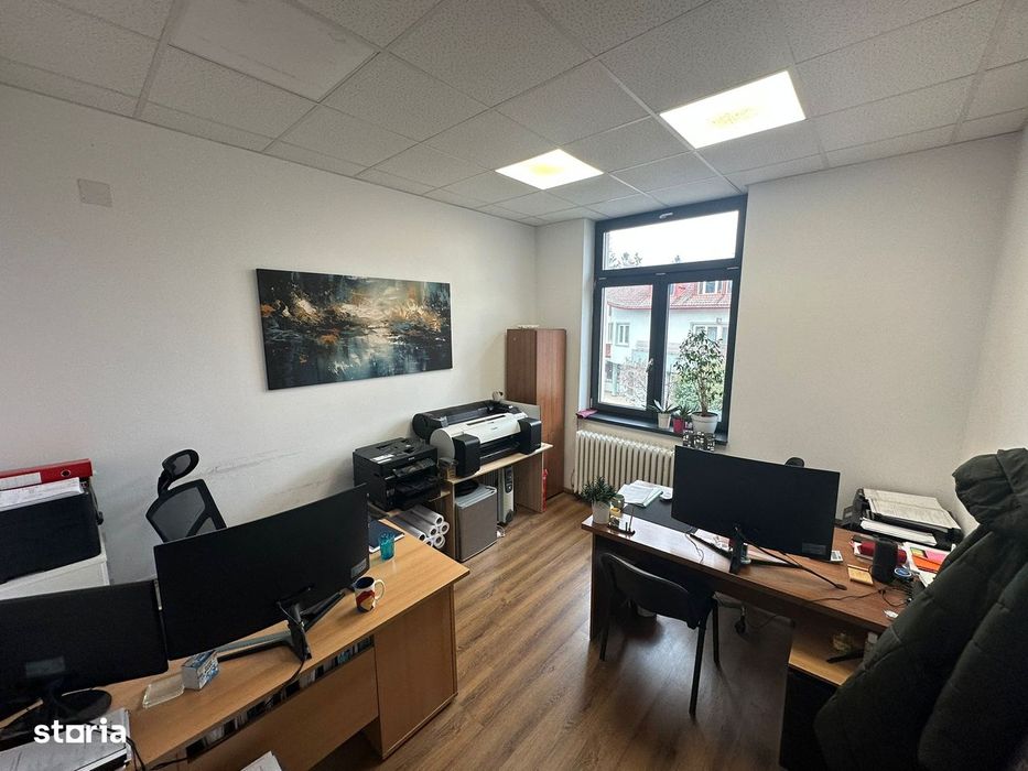 Birou semicentral, 15 mp, renovat, posibilitate parcare privata