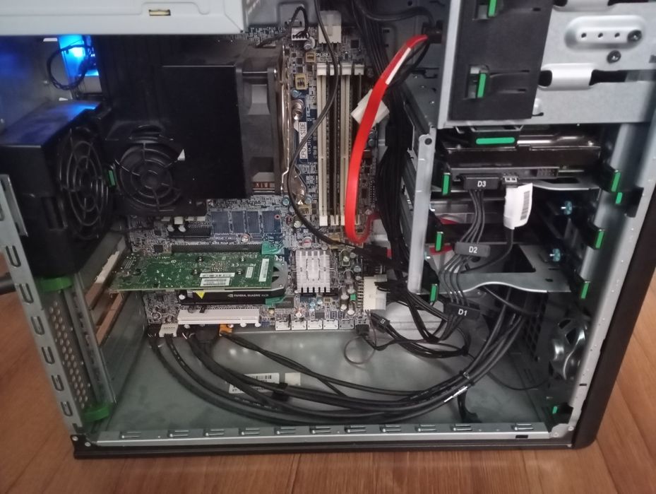 продавам работна станция HP Z420 Workstation