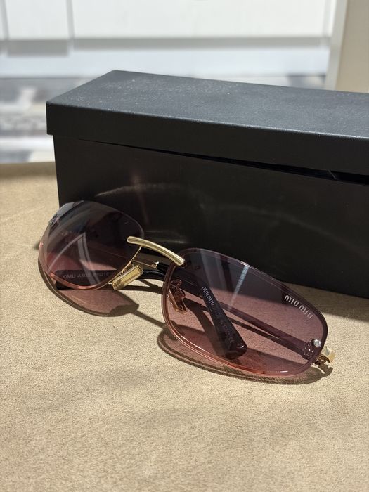 Слънчеви очила miu miu