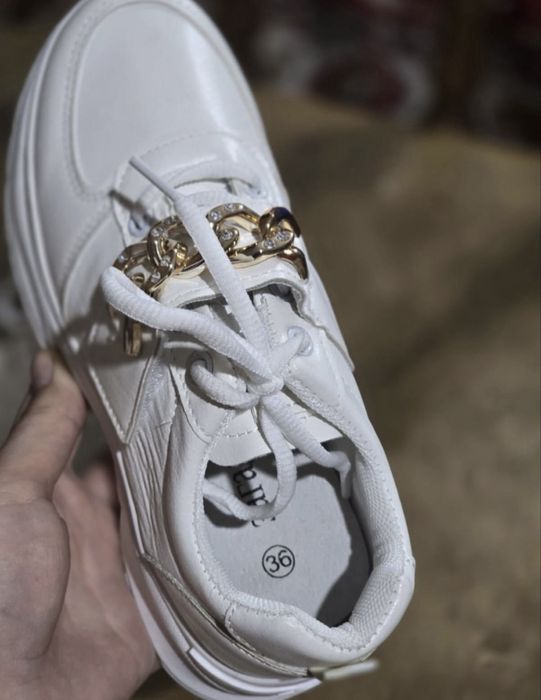 Кроссовки детские новые