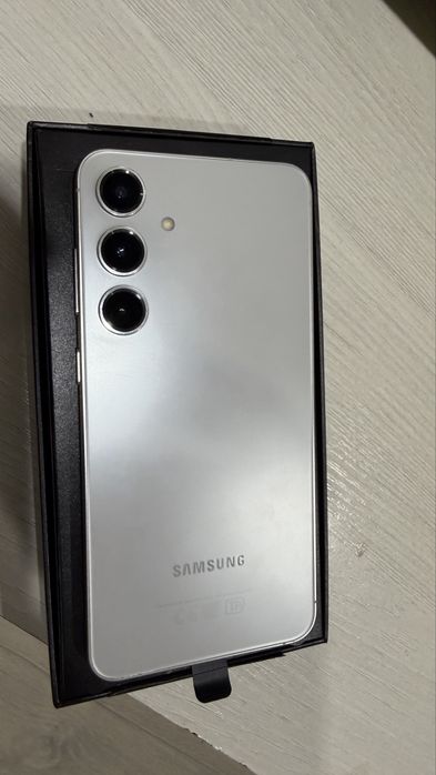 Samsung galaxy S24+ 256