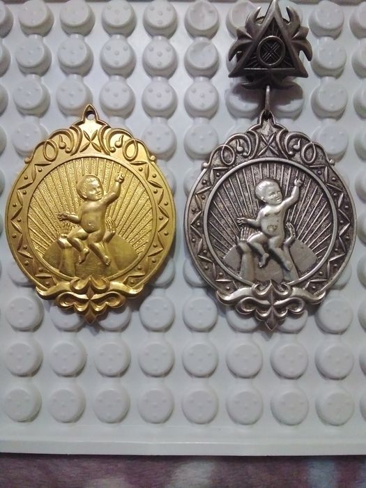 Ордена продаются 2шт и значек